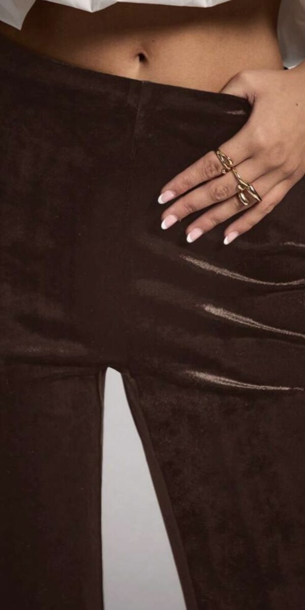 Calça flare veludo